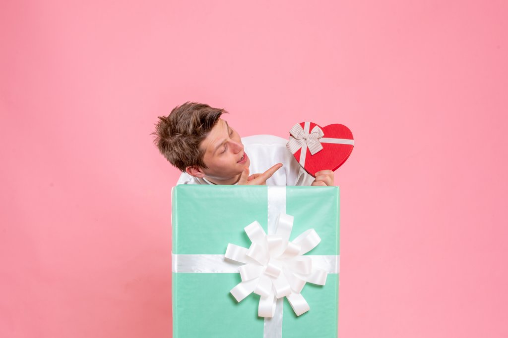 front-view-young-male-inside-present-with-gift-on-pink-background.jpg front-view-young-male-inside-present-with-gift-on-pink-background.jpg