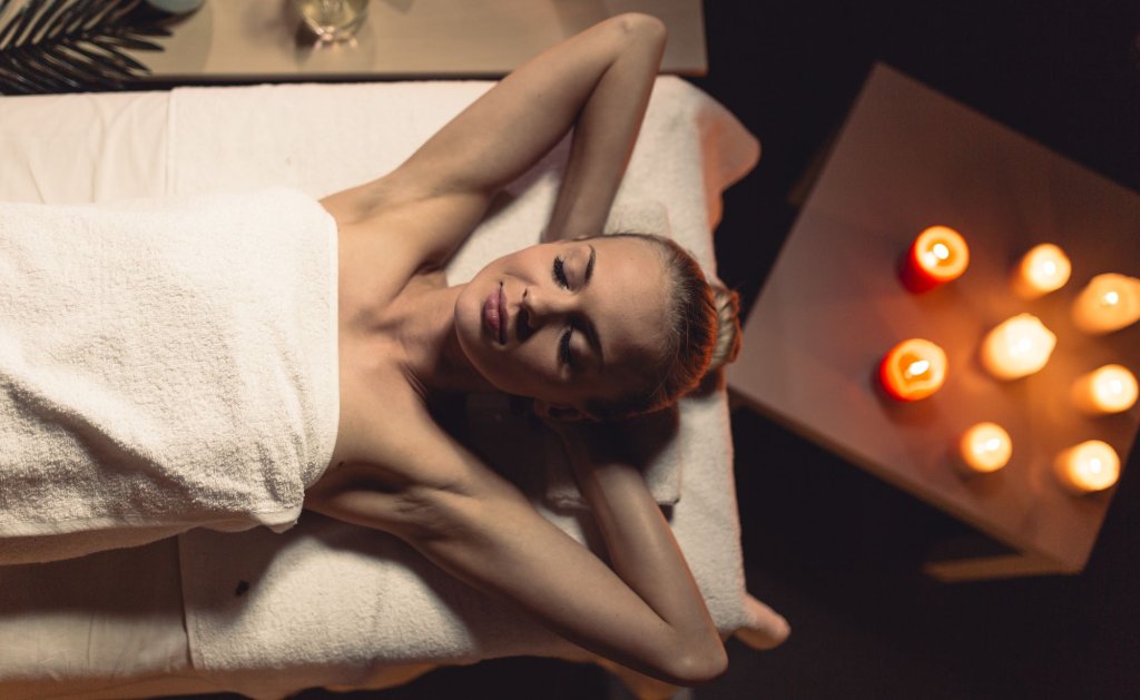 massage-wellness-concept-with-woman.jpg massage-wellness-concept-with-woman.jpg
