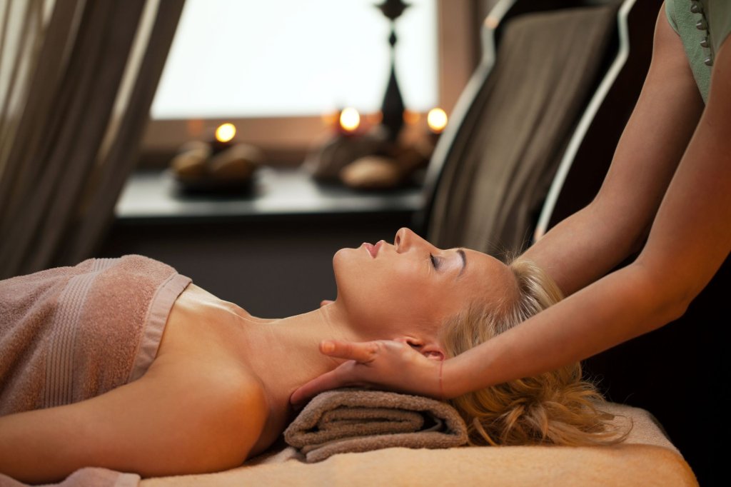 young-woman-relax-luxury-spa.jpg young-woman-relax-luxury-spa.jpg